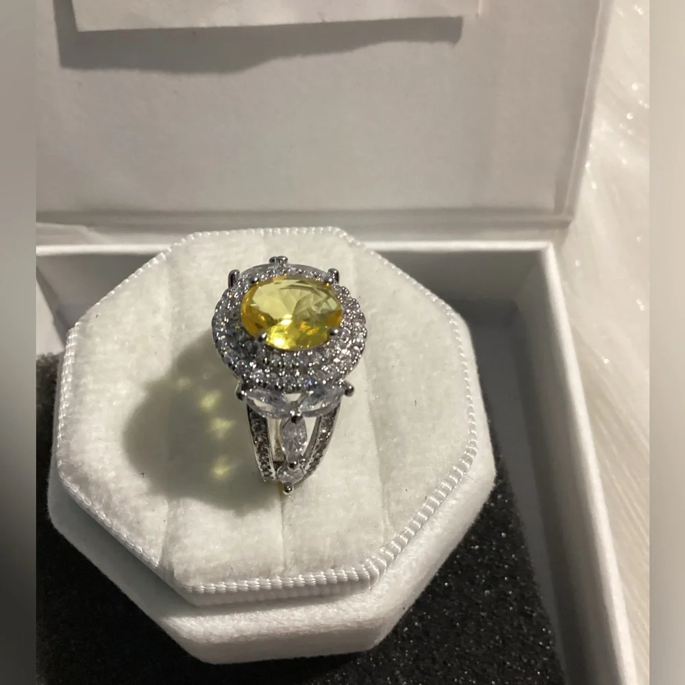 💍Lux Canary Yellow &White Cz Diamond Halo Cocktail Ring
